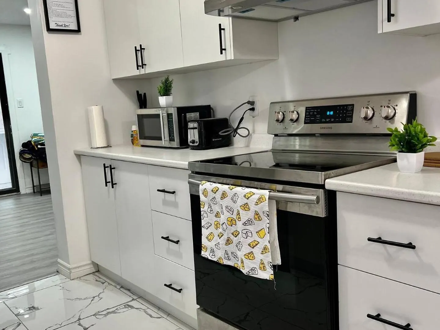 Holiday home K1 Private Bathroom Queen Bed Room Mississauga