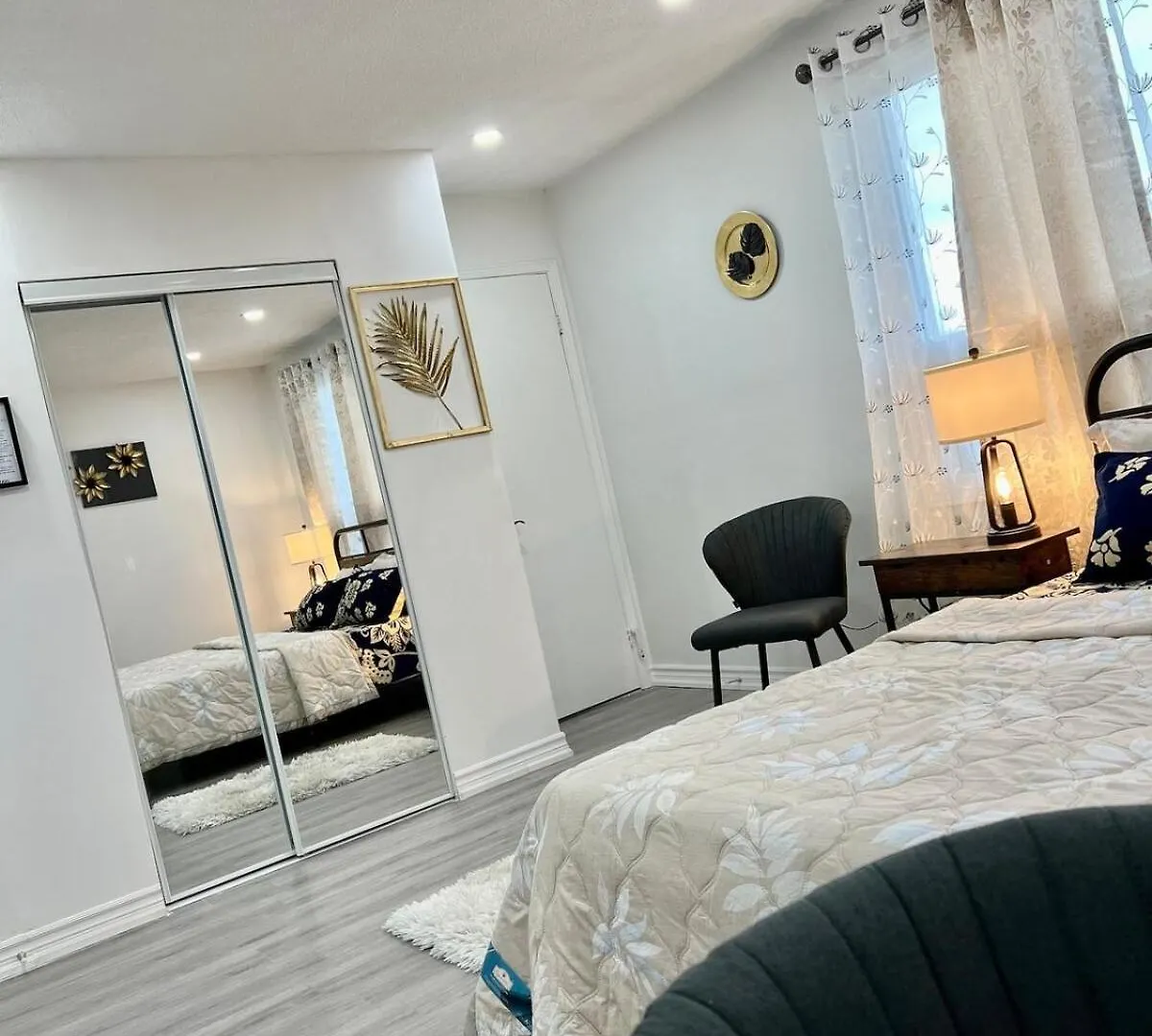 K1 Private Bathroom Queen Bed Room Mississauga Canada