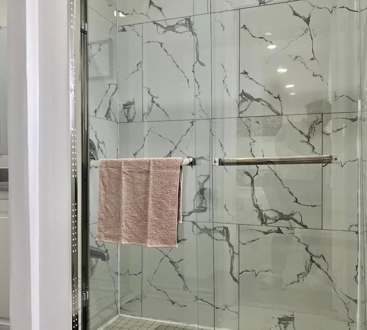 Holiday home K1 Private Bathroom Queen Bed Room Mississauga